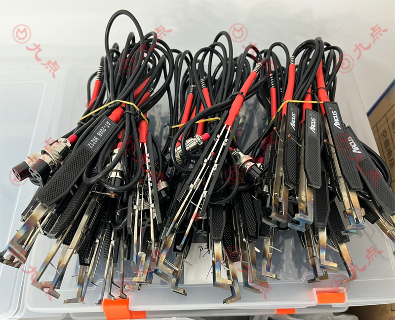 東莞環(huán)氧AB膠廠家九點牌耐280℃高溫代替焊接環(huán)氧AB膠水粘  接不銹鋼與云母效果優(yōu)異