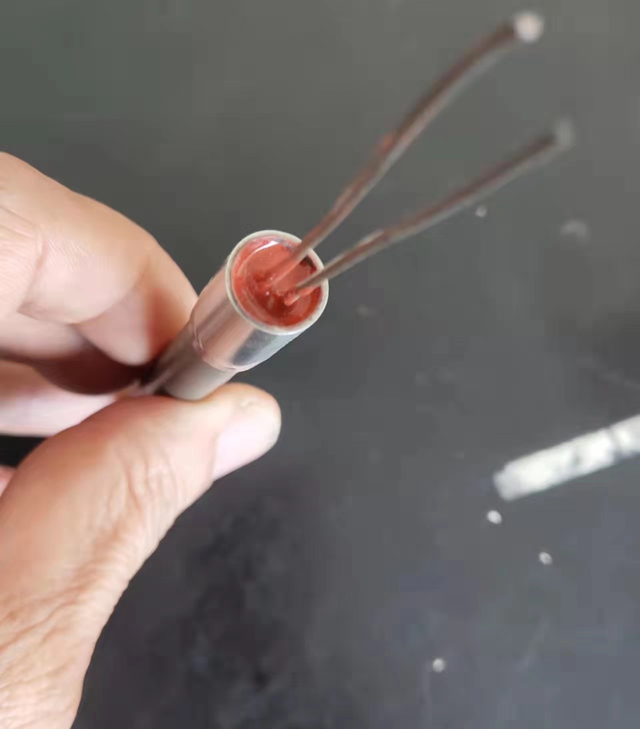 塑膠金屬密封用膠方案-九點推薦防水防潮耐400度高溫膠水