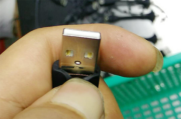 硅膠粘金屬用什么膠水好？