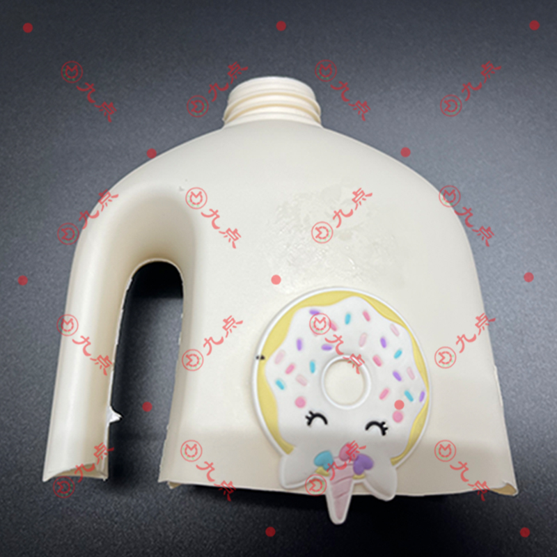 軟PVC與PE塑料粘接用膠方案-九點推薦用快干膠強度高不發(fā)硬發(fā)脆